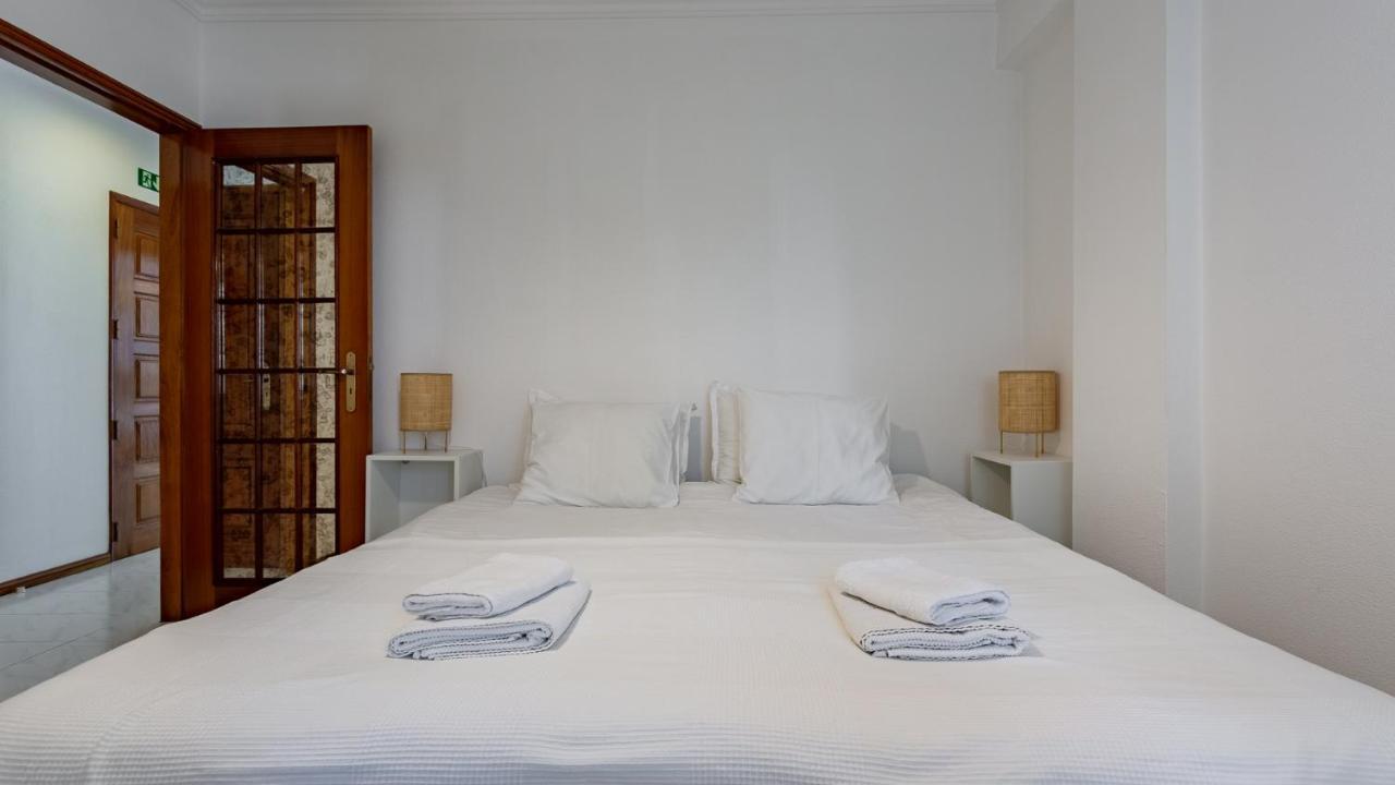 Bright 1Bdr Apartment W/Balcony By Lovelystay Vila Real de Santo António Exteriör bild